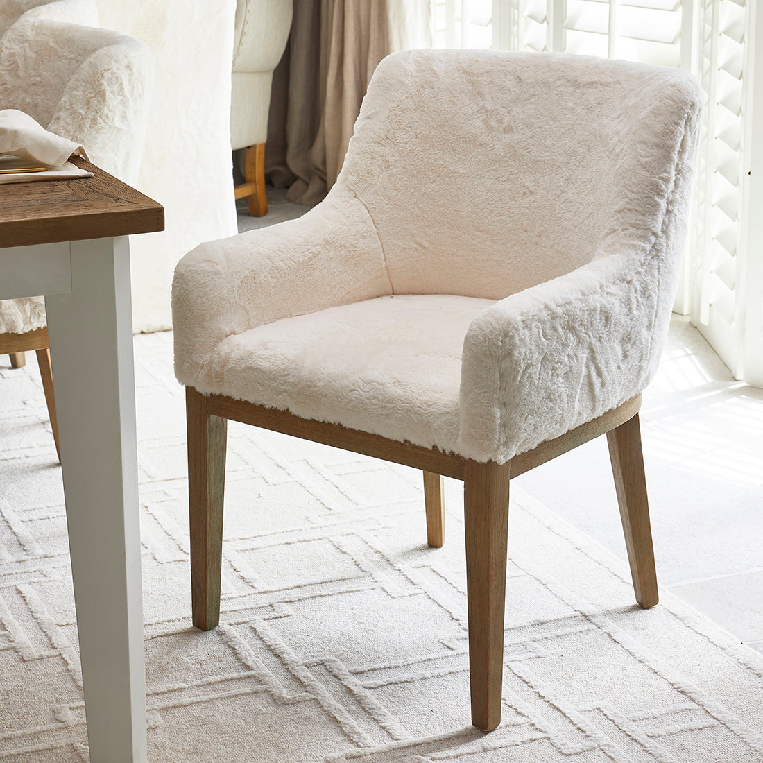 Whistler DAC Faux Fur Snow