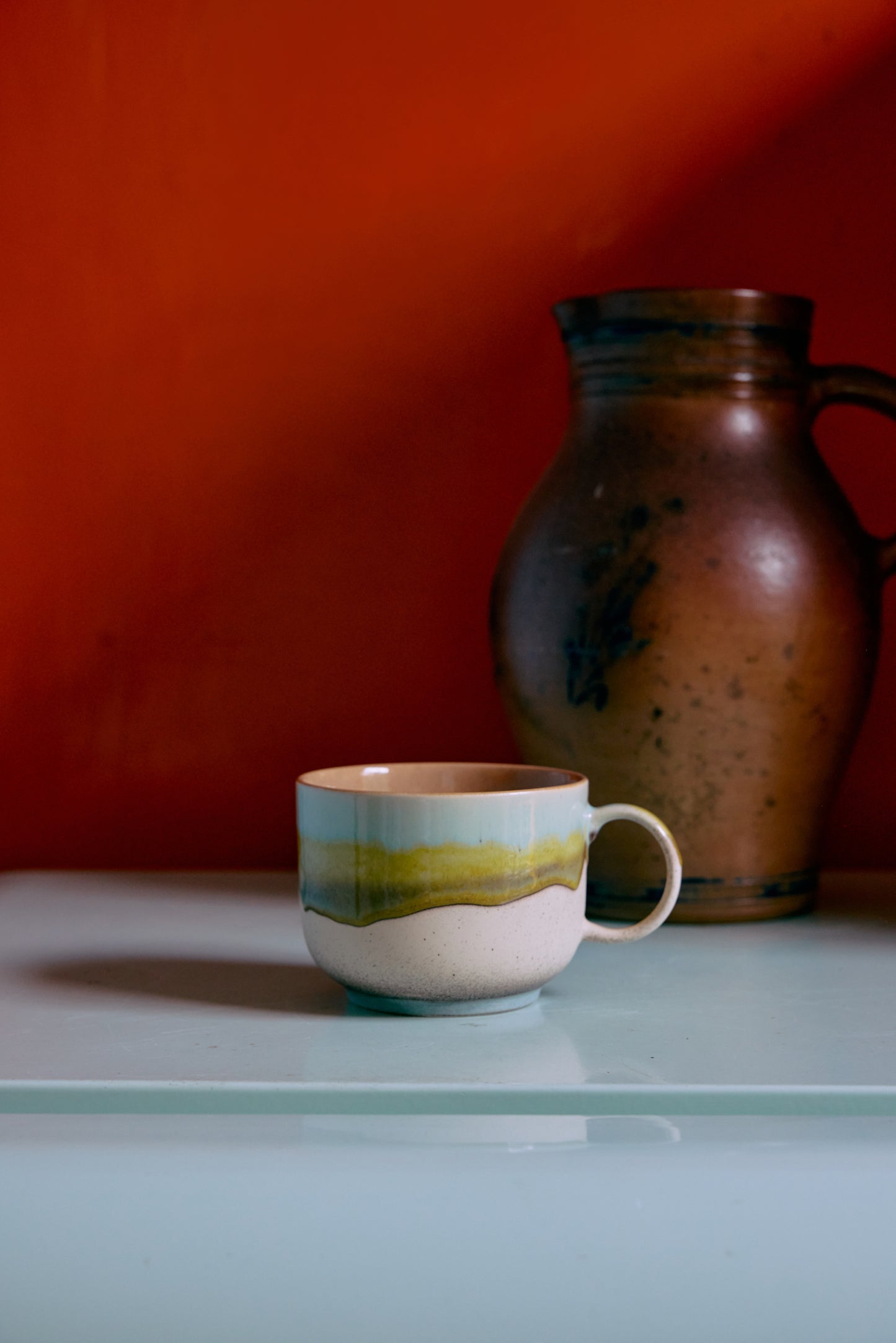 70s ceramics: tea cup, glint
