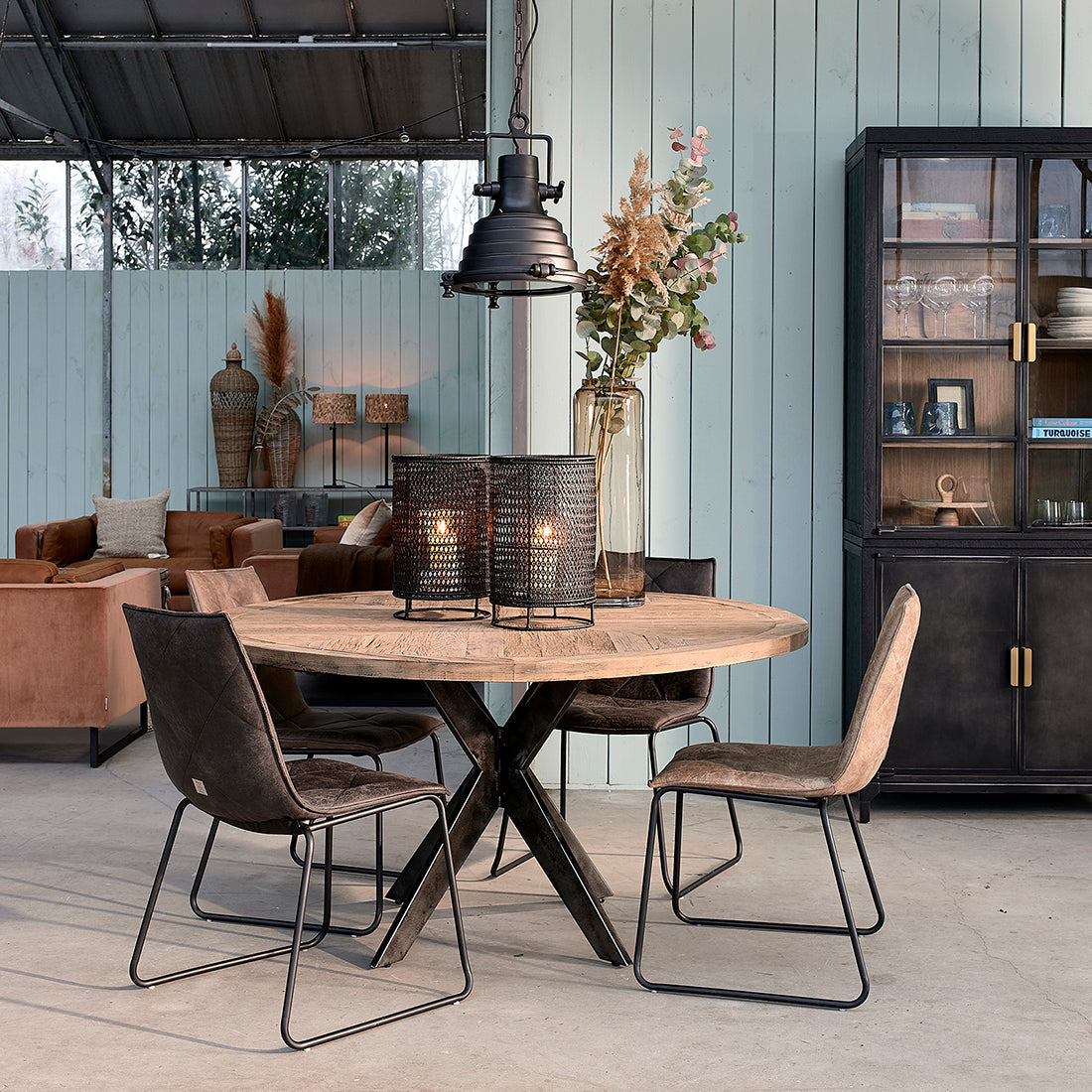 Falcon Crest Dining Table D150