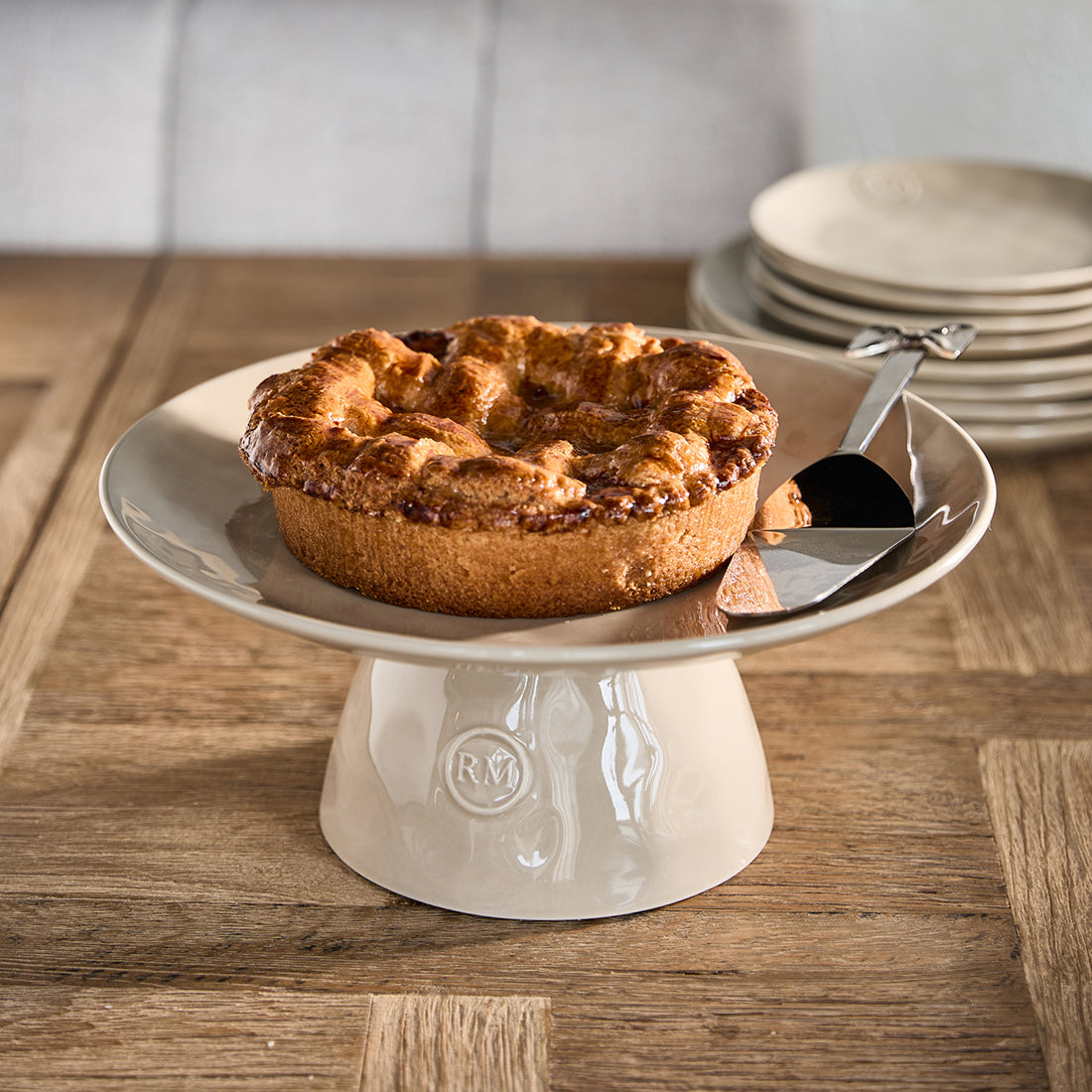 Portofino Cake Stand flax