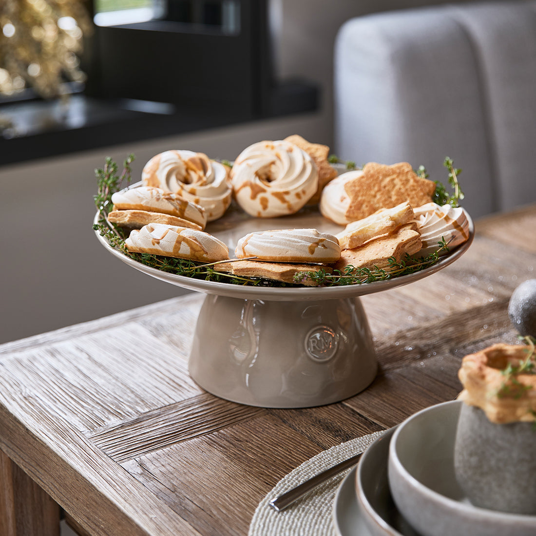 Portofino Cake Stand flax