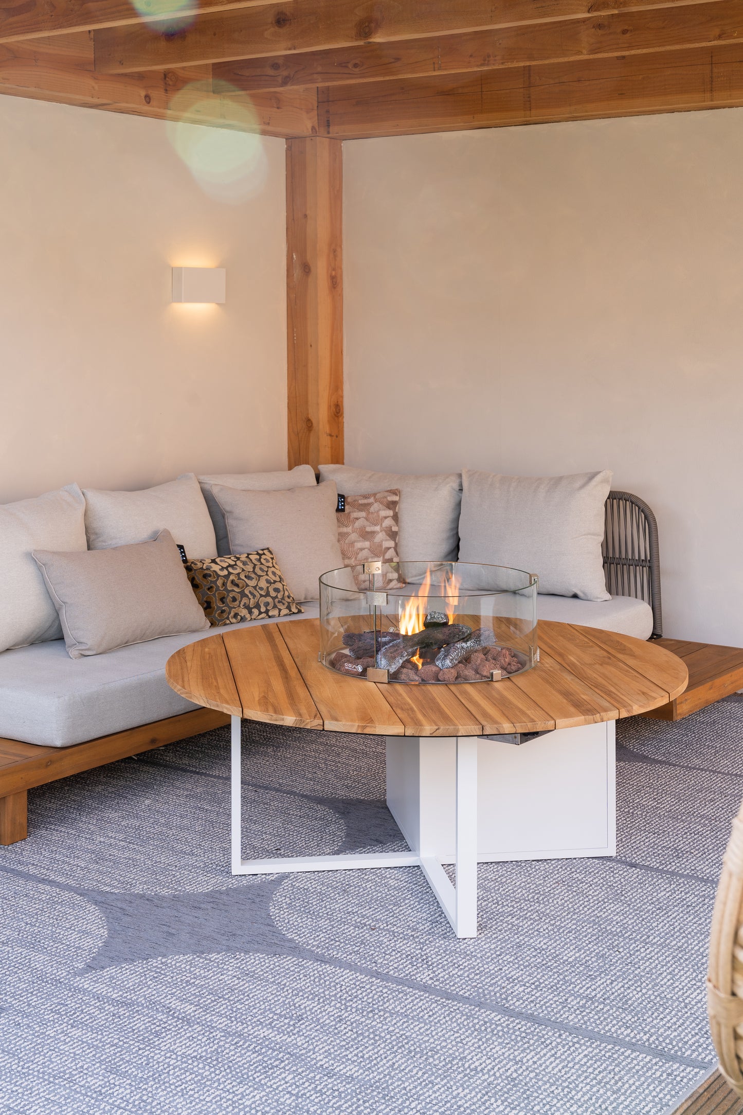 Cosiloft 120 round white frame / teak top