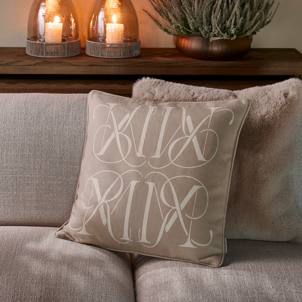 RM Signature Pillow 50x50