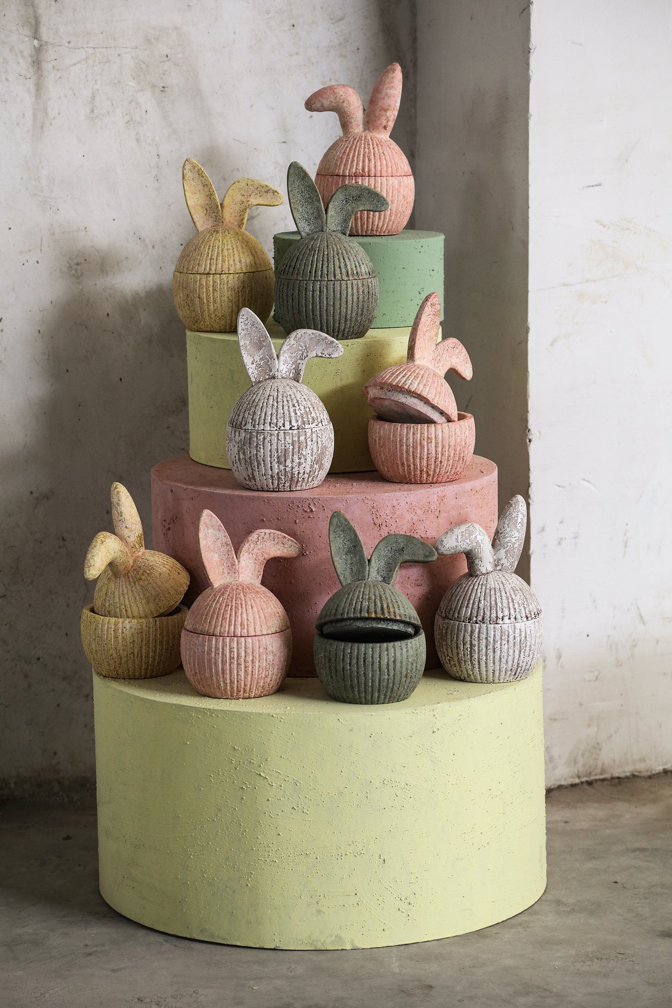 Oren Cream egg with ears shaped cement storage box