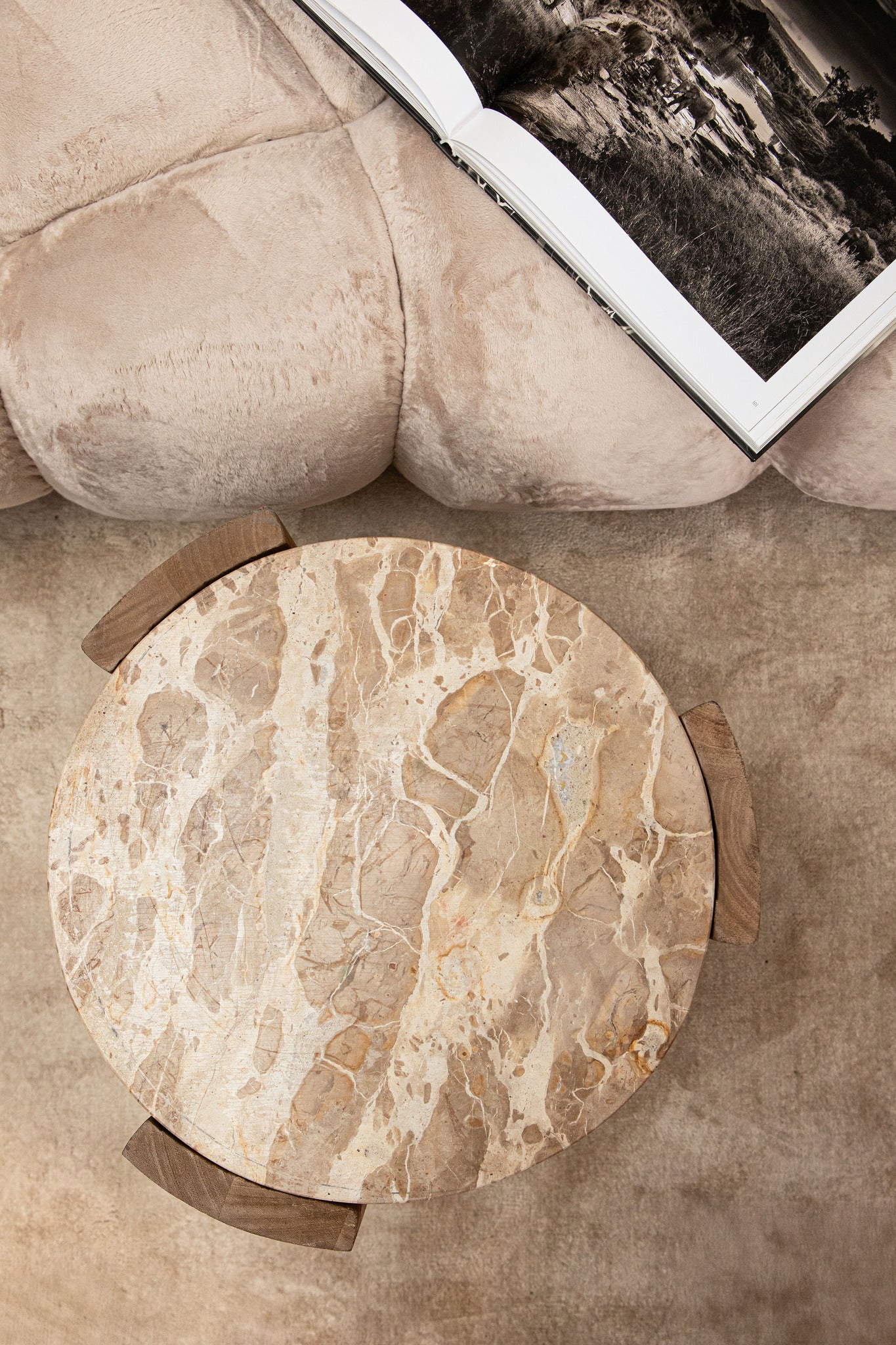 Javina Natural marble coffeetable mangowood base